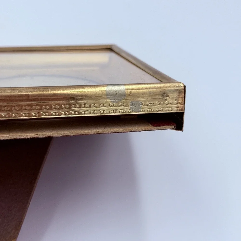 Vintage Gold Oval Picture Frame 3x4 Photo Ornate Brass Tone‎ Red Velvet Back